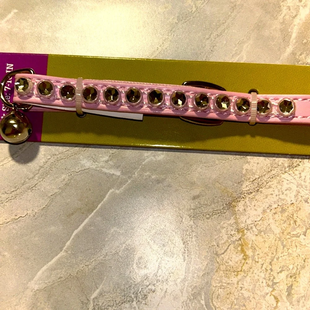 Vibrant Life Break Away Collar For Cats One Size 7-10 Inch Neck Female Cat